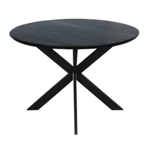 De Eiken eettafel Ferris is een ronde zwarte eettafel (110 cm) met een glad blad en drie schuine poten die een X-vorm vormen onder het tafelblad, afgebeeld tegen een effen witte achtergrond.
