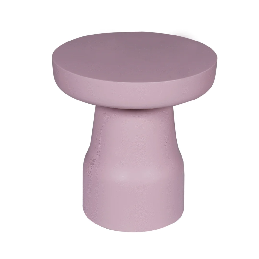 De bijzettafel Drum Roze heeft een modern, minimalistisch ontwerp met een rond blad, een dikke taps toelopende basis en een stevige pastelroze afwerking.