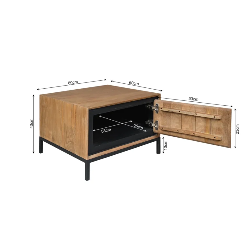 De Bijzettafel RichWood | 60 cm is een houten kast met zwart metalen poten, 60cm breed, 48cm hoog en 40cm diep. De open deur meet 53x25cm; de binnenmaten zijn 53cm breed en 58cm diep.