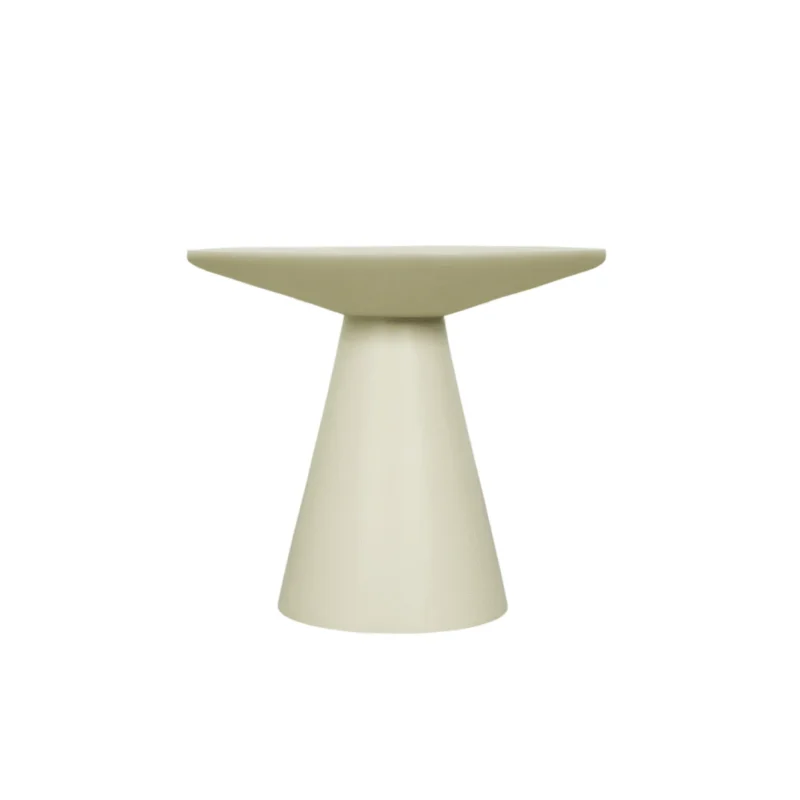 De Salontafel 16 x 45 CM is een moderne, minimalistische lichtbeige bijzettafel met een breed cirkelvormig blad en een conische voet, geïsoleerd afgebeeld op een witte achtergrond.