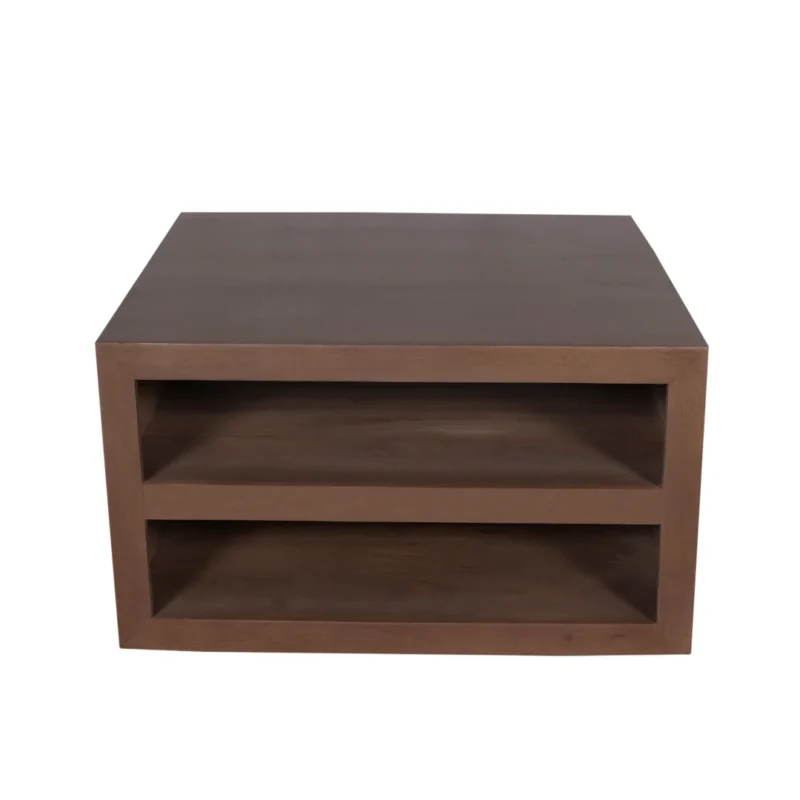 De Salontafel Walnoot Compact is een vierkante houten salontafel in donkerbruin, met twee open opbergplanken en een minimalistisch modern ontwerp.