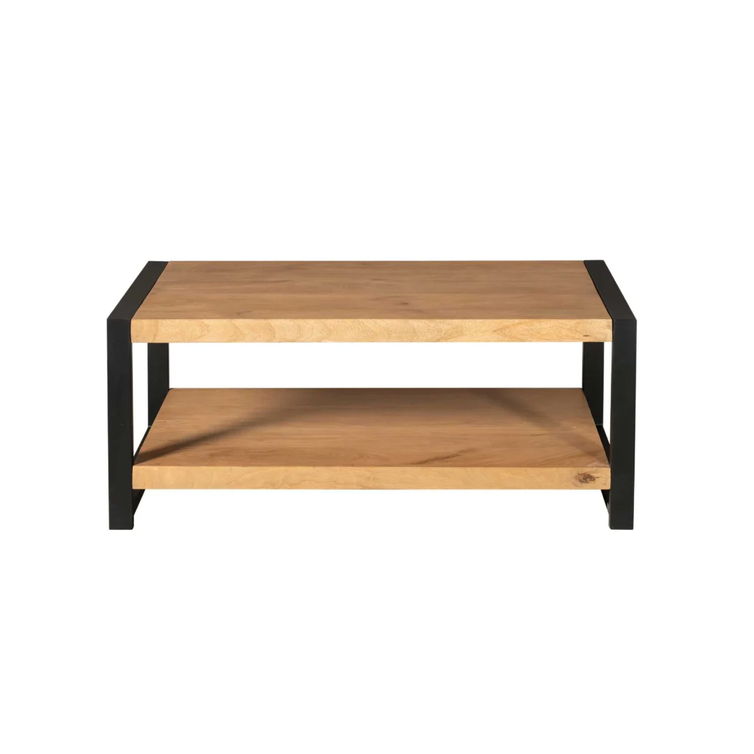 Salontafel 110 x 60 CM, een rechthoekige houten salontafel met een onderplank en een zwart metalen frame, tegen een effen witte achtergrond.