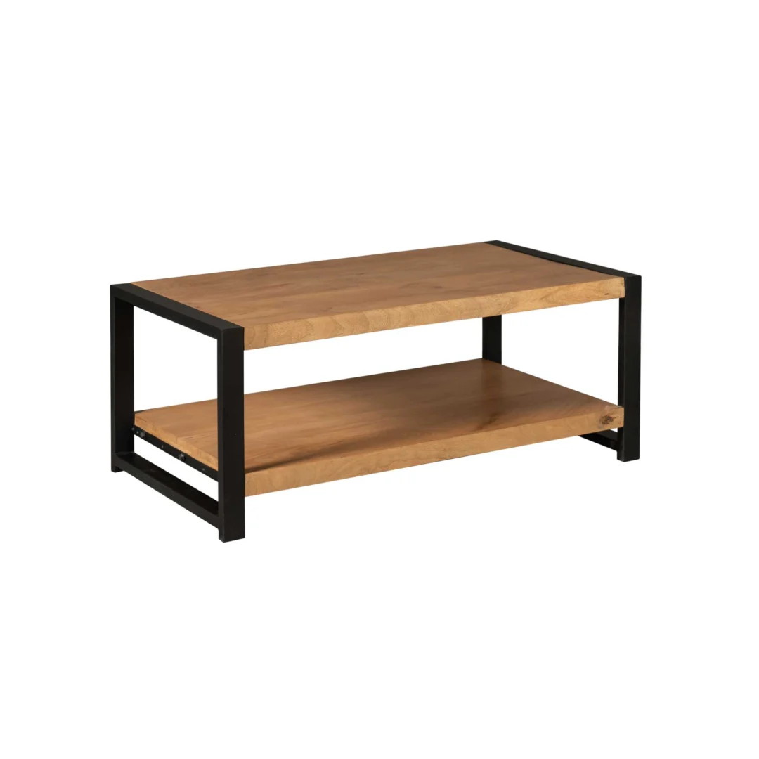 De Salontafel 110 x 60 CM is een rechthoekige salontafel met een houten blad en onderste plank, ondersteund door een zwart metalen frame. Het eenvoudige, moderne ontwerp heeft strakke lijnen voor een eigentijdse look.