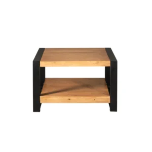 De minimalistische Salontafel 80 x 80 CM Vierkant heeft een modern vierkant ontwerp met een licht houten afwerking, een onderste plank en een stevig zwart metalen frame aan beide zijden, tegen een effen witte achtergrond.
