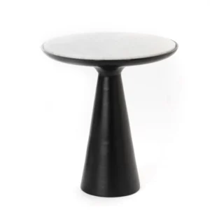 De Bijzettafel Essy | Zwart | 38 cm is een ronde bijzettafel met een glad, licht blad en een zwart, kegelvormig onderstel tegen een effen witte achtergrond.