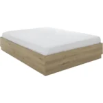 Laag profiel eiken opbergbed 160x200 met witte lakens. Houten frame met lichte textuur, zachte belichting, geïsoleerd op een witte achtergrond.