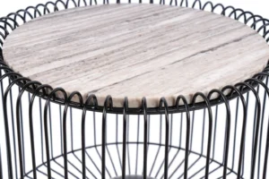Bijzettafel Zwart, Bruin 40 CM Rond met een lichtkleurig marmeren blad en een zwart metalen draadframe met luspatroon langs de rand.