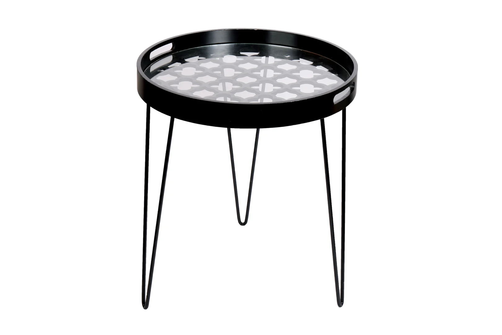 De Bijzettafel Zwart Metaal Industrieel is een ronde zwarte bijzettafel met een dienblad met een geometrisch uitgesneden patroon en drie slanke haarspeldpoten.