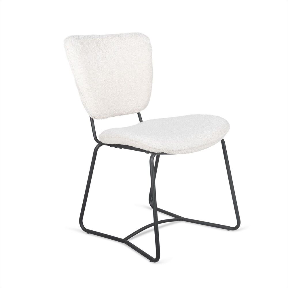 Eetkamerstoel Amy ivoor: stoffen zitting met zwart metalen frame.