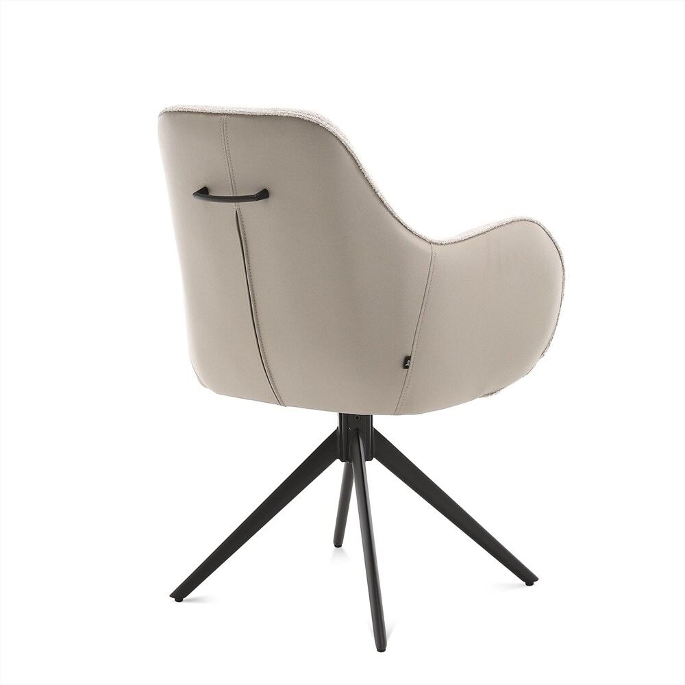 Eetkamerstoel Kyler Stoffen Zitting Beige Modern Design: Moderne beige stoffen eetkamerstoel met zwart onderstel.