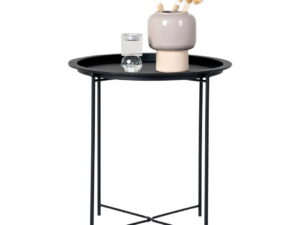 Stijlvolle zwarte bijzettafel van staal, vierkant model, met decoratieve vaas en kaarshouder. Minimalistisch design tegen een heldere achtergrond.
