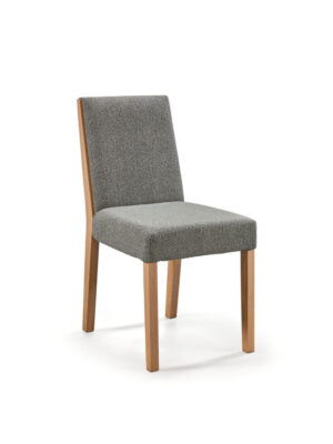 Eetkamerstoel Jura Massief Eiken E02 M: grijze stoffen eetkamerstoel met massief eiken frame.
