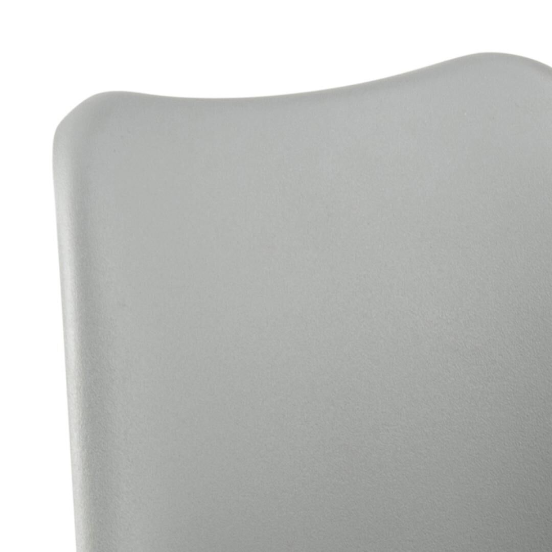 Detail van de grijze rugleuning van de Eris eetkamerstoel (set van 4)