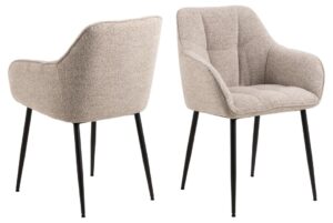 Brenda eetkamerstoel met armleuning (set van 2): Beige gestoffeerde stoel met zwarte poten.