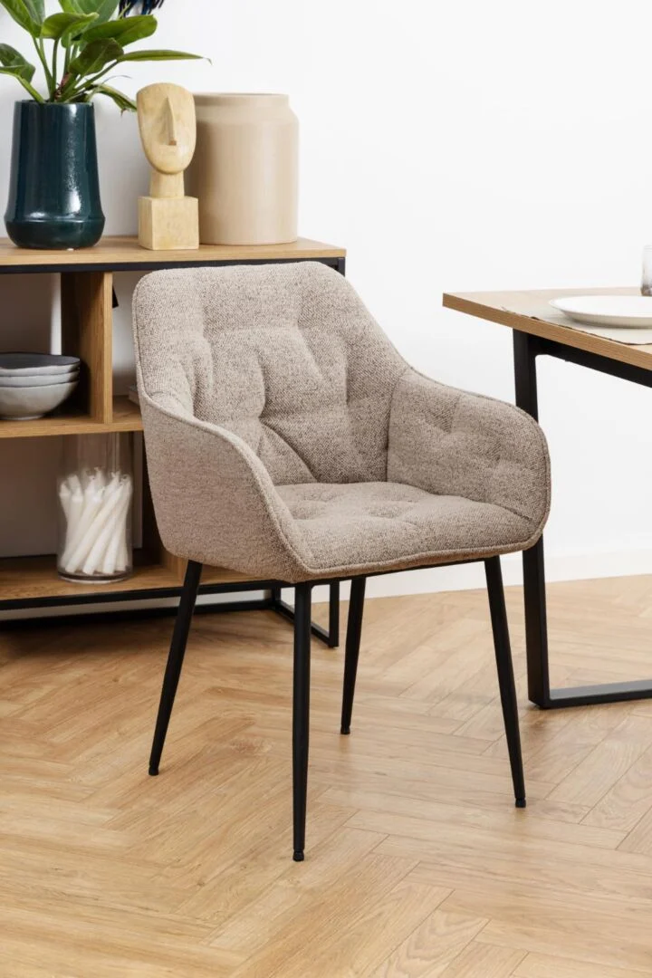 Brooke eetkamerstoel met armleuning: comfortabele stoel met armleuningen.