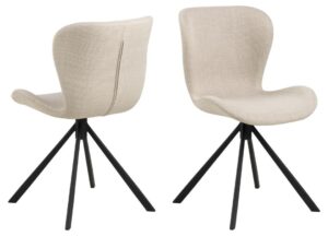 Batilda -A1 eetkamerstoel (set van 2): Beige stoffen eetkamerstoelen met zwart metalen poten.