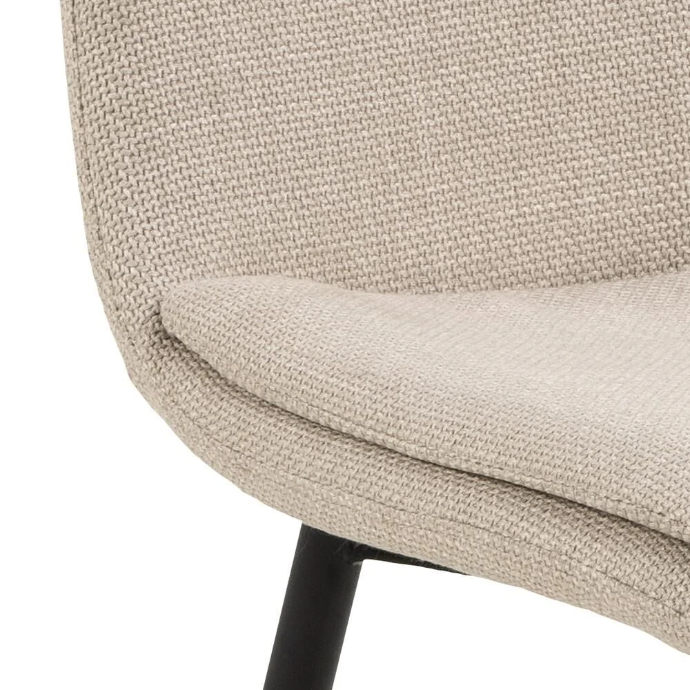 Becca eetkamerstoel: Beige stoffen eetkamerstoel, onderdeel van een set van 4.