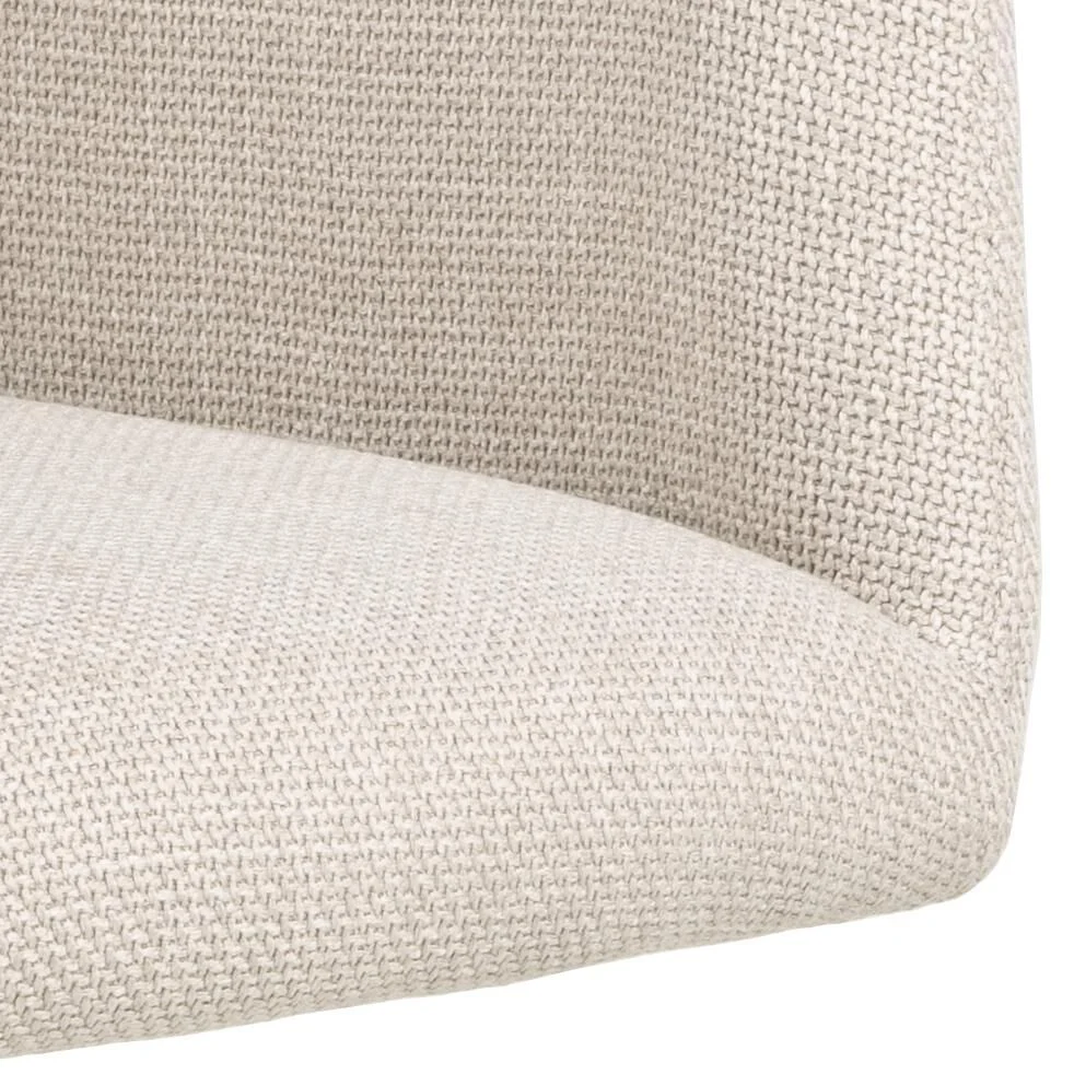 Laura eetkamerstoel (set van 2): Detailopname van de beige stoffen zitting en rugleuning.