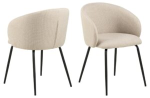 Eetkamerstoel Eleanor met armleuning (set van 2): Beige gestoffeerde stoelen met zwarte poten.