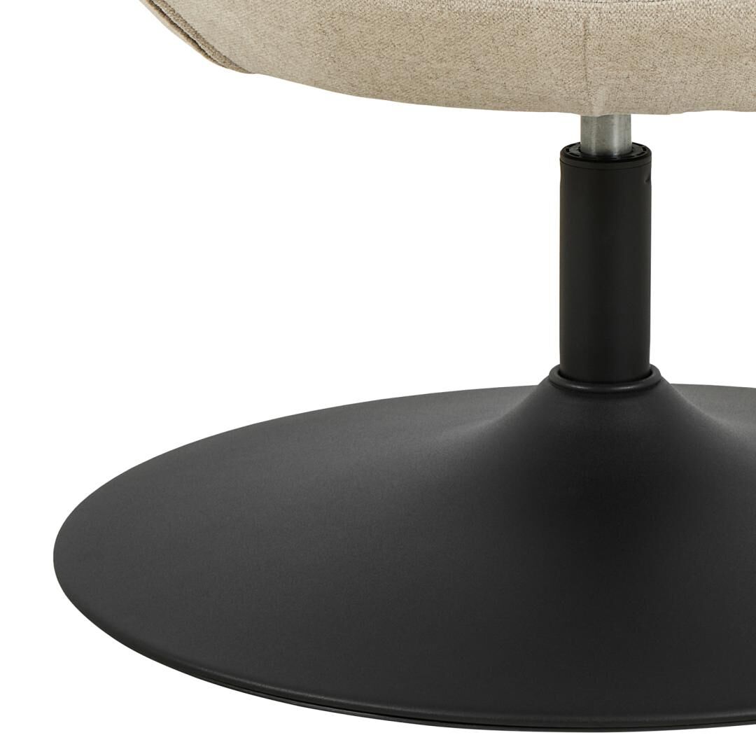 Zwarte voet van de Midden-loungestoel met armleuning.