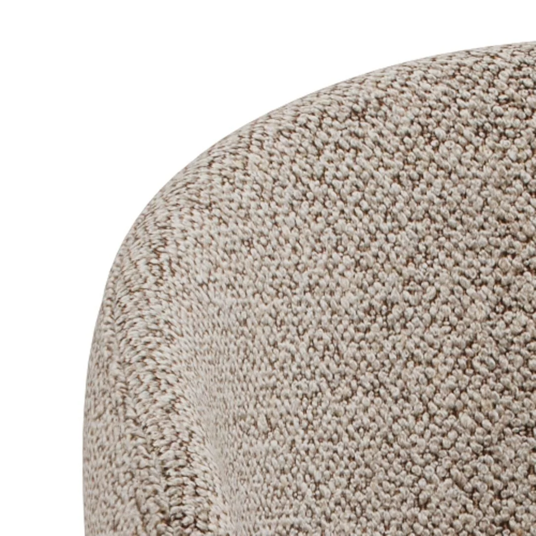 Ella eetkamerstoel: Detailopname van de beige stoffering