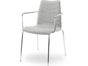 Workliving Verona Armstoel Wolvilt Lichtgrijs Chroom: Moderne grijze design stoel met armleuningen.