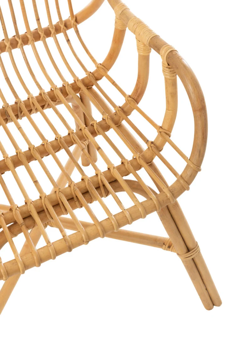 Stoel Ana Rotan Naturel detail: close-up van het geweven rotan en gebogen ontwerp.