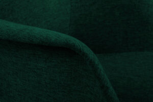 Stoel Winston Groen: close-up van donkergroene stof van de set van 2 stoelen van Nieuwe Sfeer.