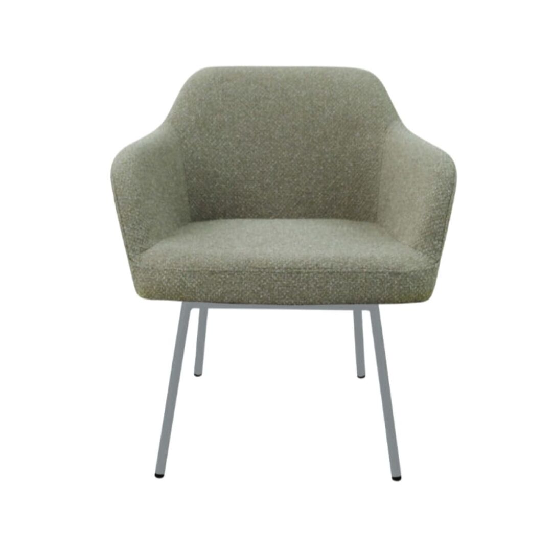 Workliving LoLa Eetkamerstoel: grijze gestoffeerde stoel met metalen poten voor een nieuwe sfeer.