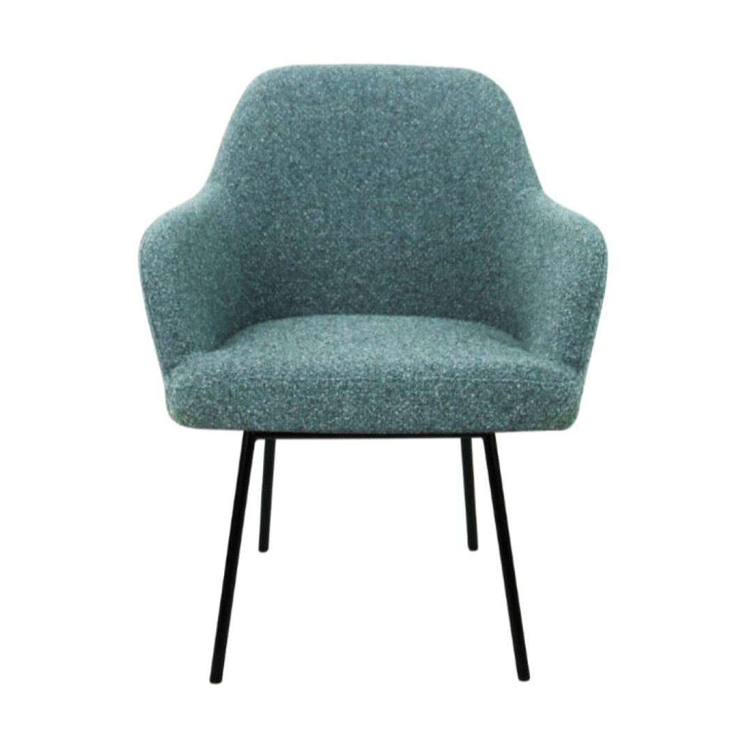 Workliving LoLa Eetkamerstoel: blauw-groene fauteuil met zwarte poten voor een nieuwe sfeer.