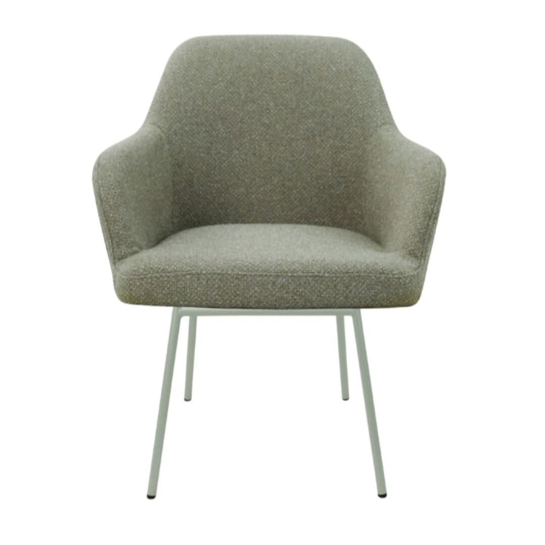 Workliving LoLa Eetkamerstoel: Grijze gestoffeerde armstoel met witte metalen poten voor een nieuwe sfeer.