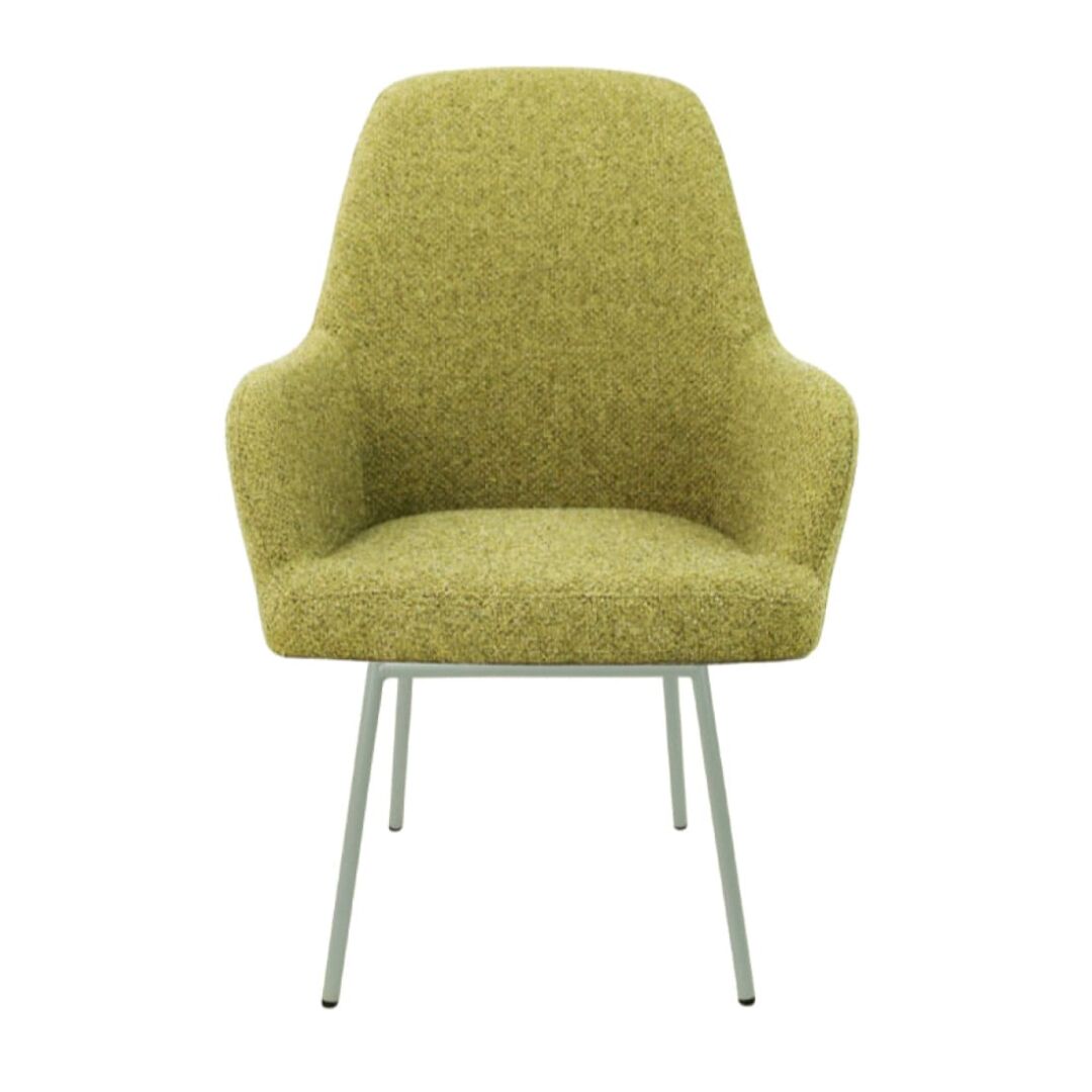 Workliving LoLa Eetkamerstoel: Groene gestoffeerde stoel met metalen poten voor een nieuwe sfeer.