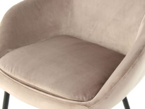 Stoel Cobain 800 Taupe: Close-up van een taupekleurige velvet stoel met afgeronde rugleuning en zitkussen.