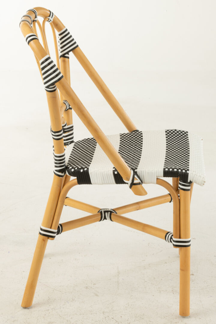 Eetkamerstoel Rotan Zwart Wit | Nieuwe Sfeer: rotan stoel met zwart-wit geweven zitting