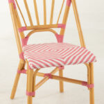 Eetkamerstoel Rotan Roze Wit van Nieuwe Sfeer: rotan stoel met roze en witte details.
