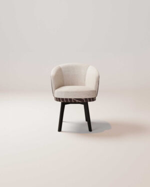 Terra Eetkamerstoel Draaibaar Stof | Nieuwe Sfeer: Draaistoel met zachte, crèmekleurige bekleding en donker houten poten.