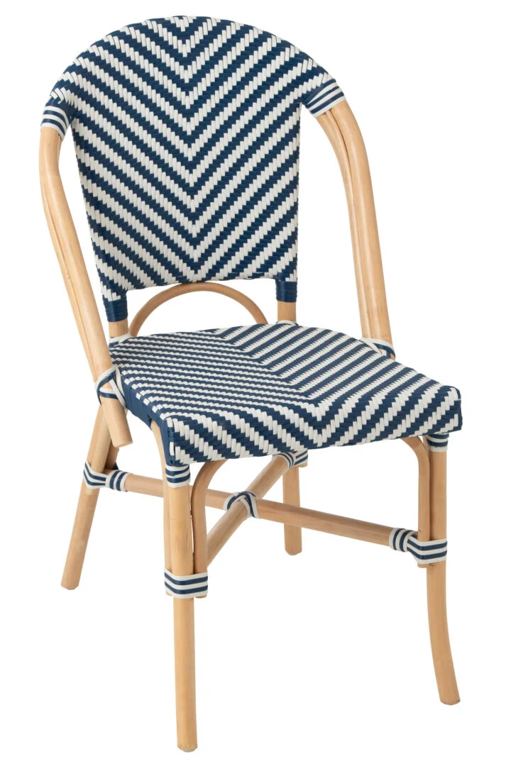 Eetkamerstoel Geo Rotan Blauw Wit | Nieuwe Sfeer: Blauw-wit chevron stoel met rotan frame.