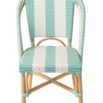 Eetkamerstoel Rotan Blauw Wit Gestreept van Nieuwe Sfeer: rotan stoel met blauw-witte strepen.