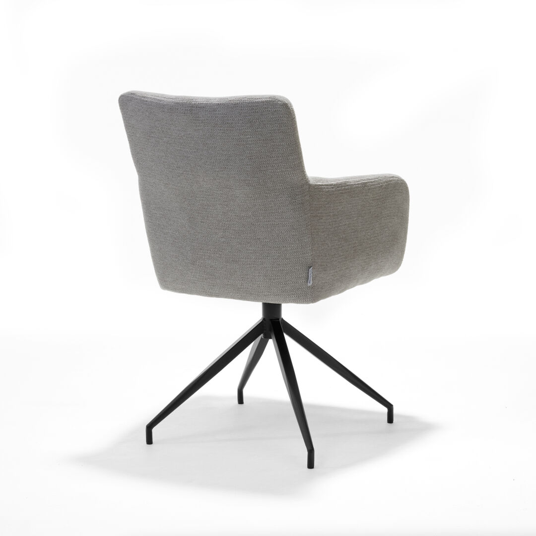 Joey Armstoel Aragon Grijs Draaibaar: Grijze draaifauteuil met zwart onderstel.