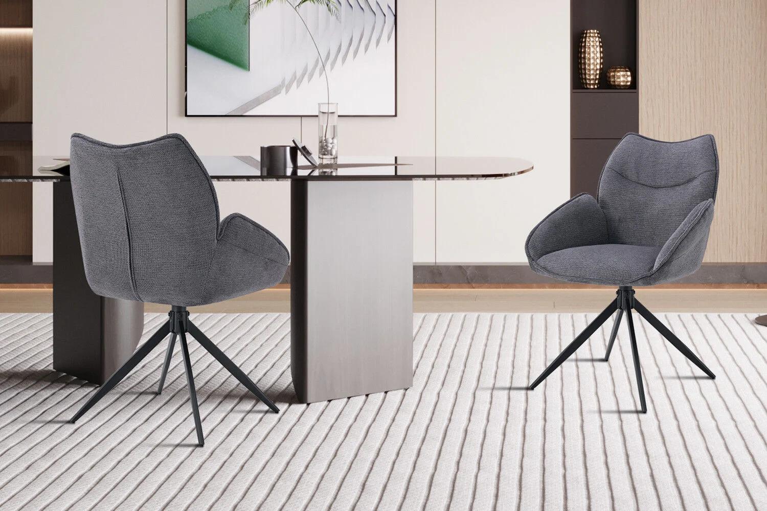 Stoel Mahi Draaibaar Donkergrijs Stof: Twee grijze, draaibare stoelen van stof rond een moderne glazen tafel.