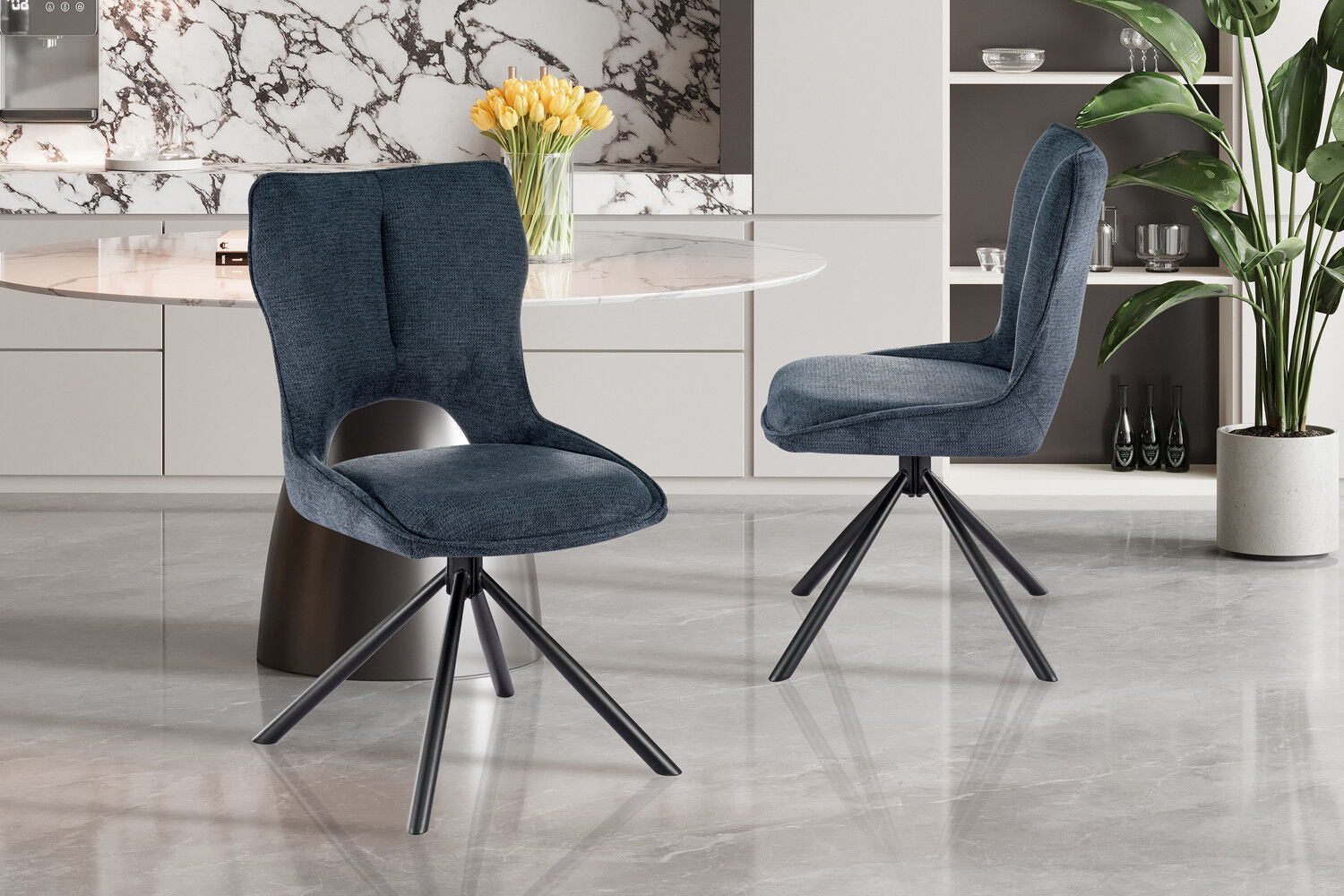 Eetkamerstoel Mori Blauw Draaibaar: Blauwe draaibare eetkamerstoel met zwarte poten rond marmeren tafel.