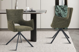 Eetkamerstoel Billy Groen Draaibaar | Nieuwe Sfeer, groene draaibare eetkamerstoel met metalen poten.