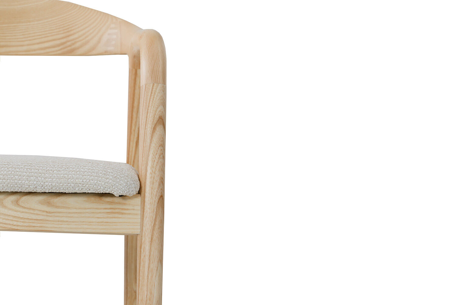 Eetkamerstoel Claire Essenhout Naturel Beige: Houten stoel met een licht beige zitting.