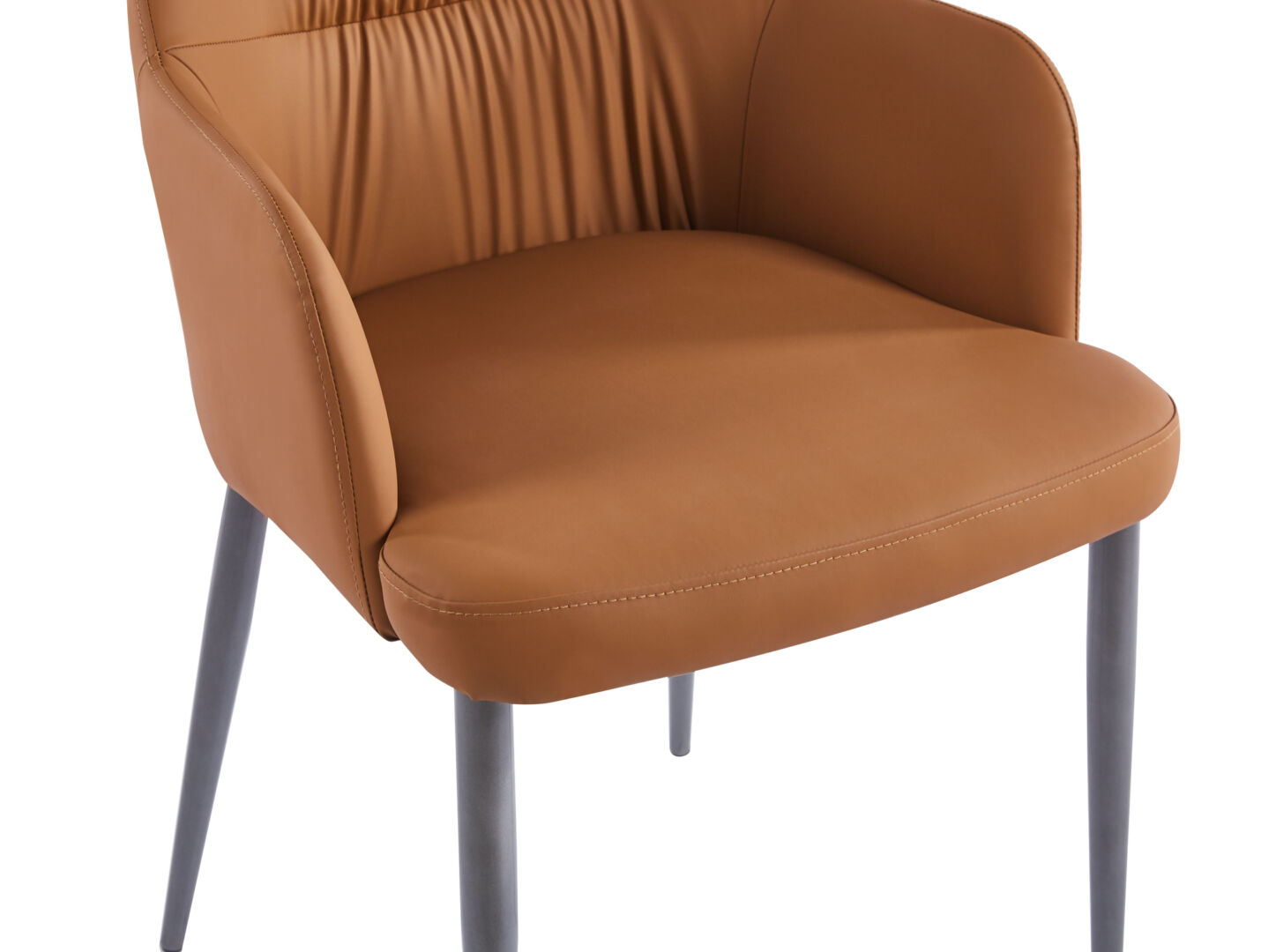 Stoel Merit 100 Camel set van 2: bruine design stoel met armleuningen en metalen poten.