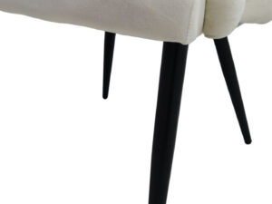Stoel Grace 100 Crème Zwart Fluweel: Crèmekleurige stoel met zwarte poten en zachte fluwelen bekleding.