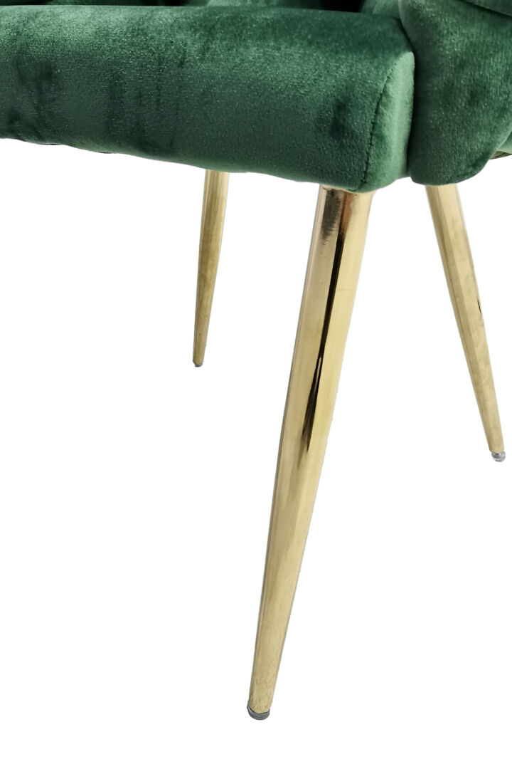 Stoel Grace 100 Groen Goud Fluweel: detailopname van groene velvet stoel met gouden poten.