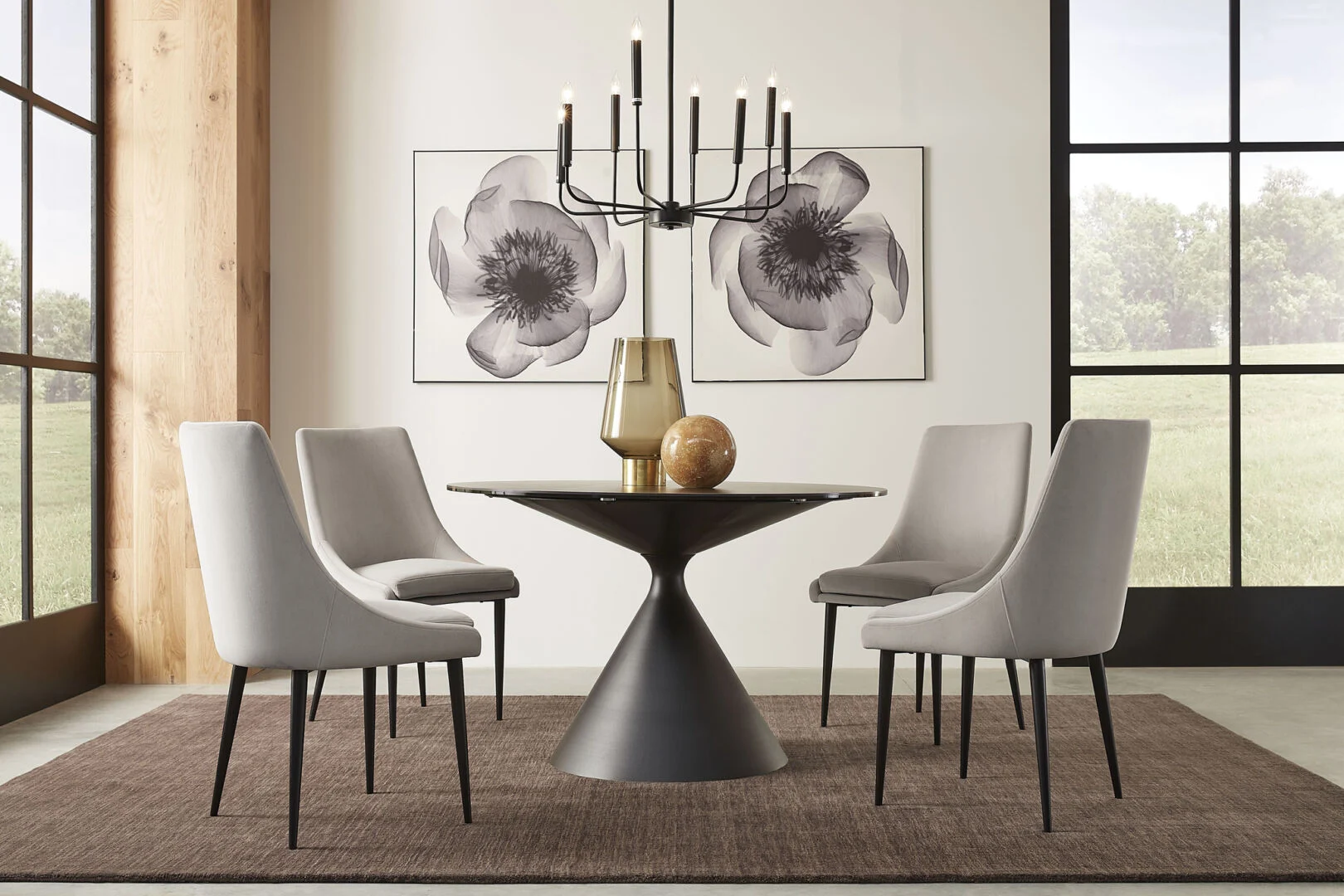 Winston Eetkamerstoel Asgrijs Metaal: Eetkamer met ronde tafel, asgrijze stoelen en bloemkunst voor een nieuwe sfeer.