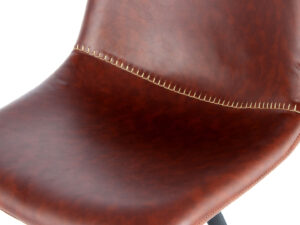 Barstoel Samantha 300: Close-up donkerbruine PU leren zitting met decoratieve stiksels.