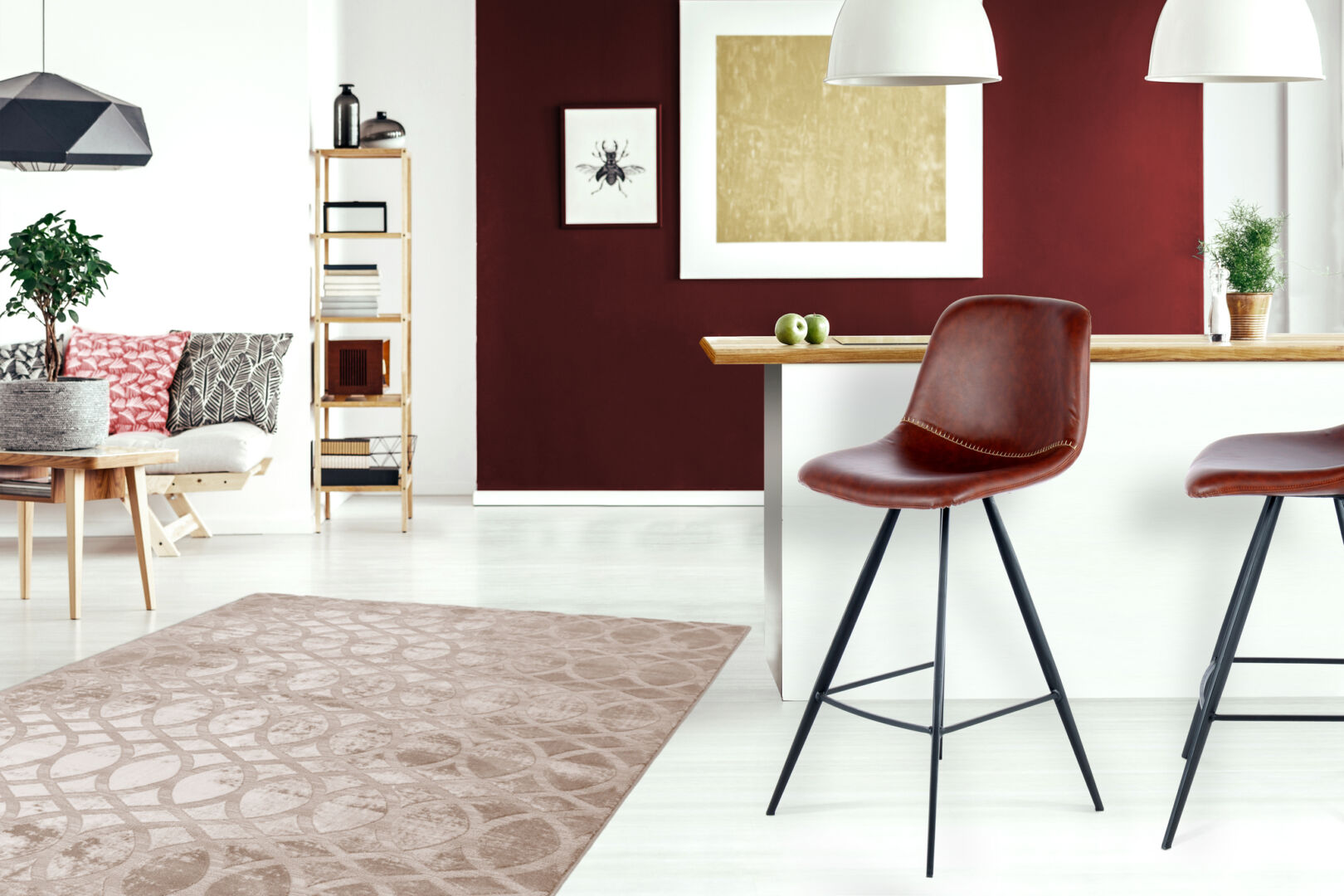 Barstoel Samantha 300 Donkerbruin PU Set van 2: Bruine barstoelen in een moderne woonkamer.