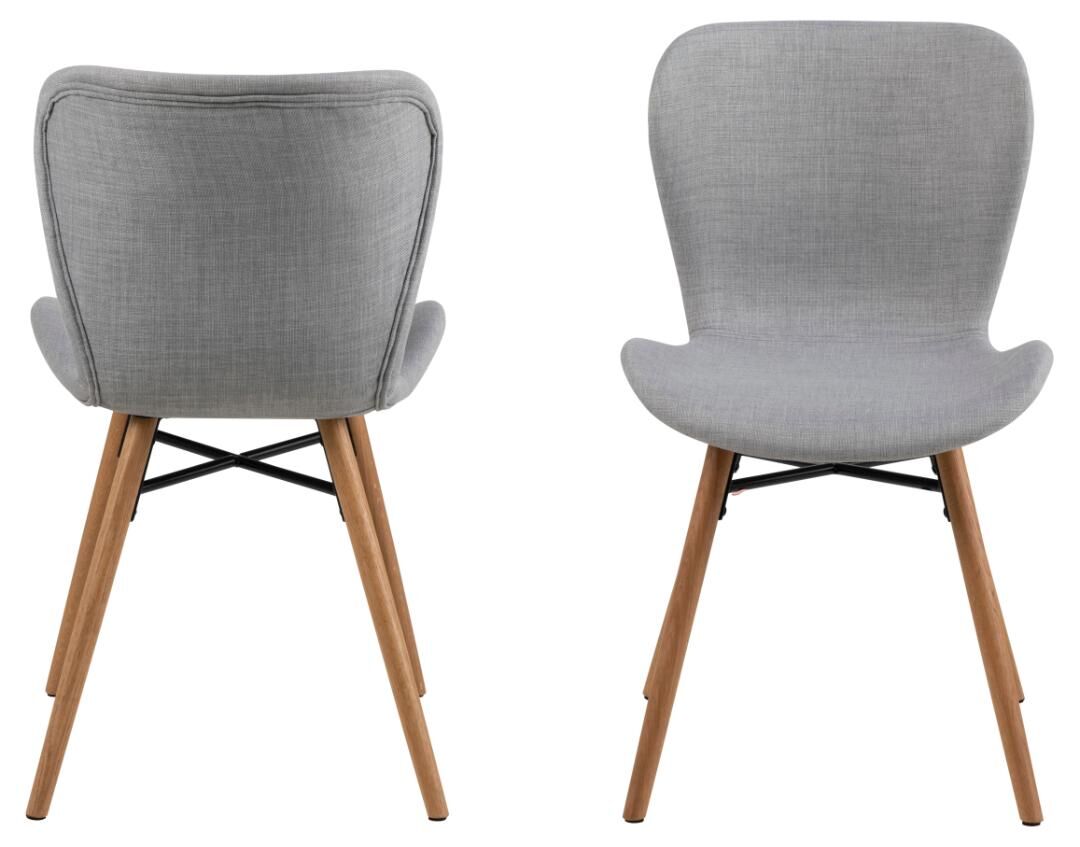 Batilda -A1 eetkamerstoel (set van 2): Grijze gestoffeerde stoelen met houten poten en zwart metalen frame.